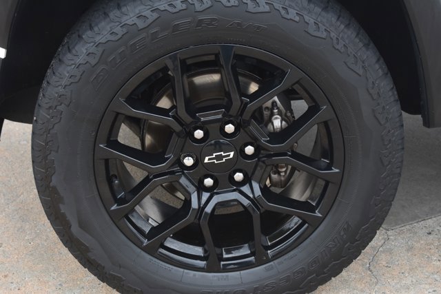Used 2023 Chevrolet Colorado Trail Boss w/ LPO, Dark Essentials Package image 10