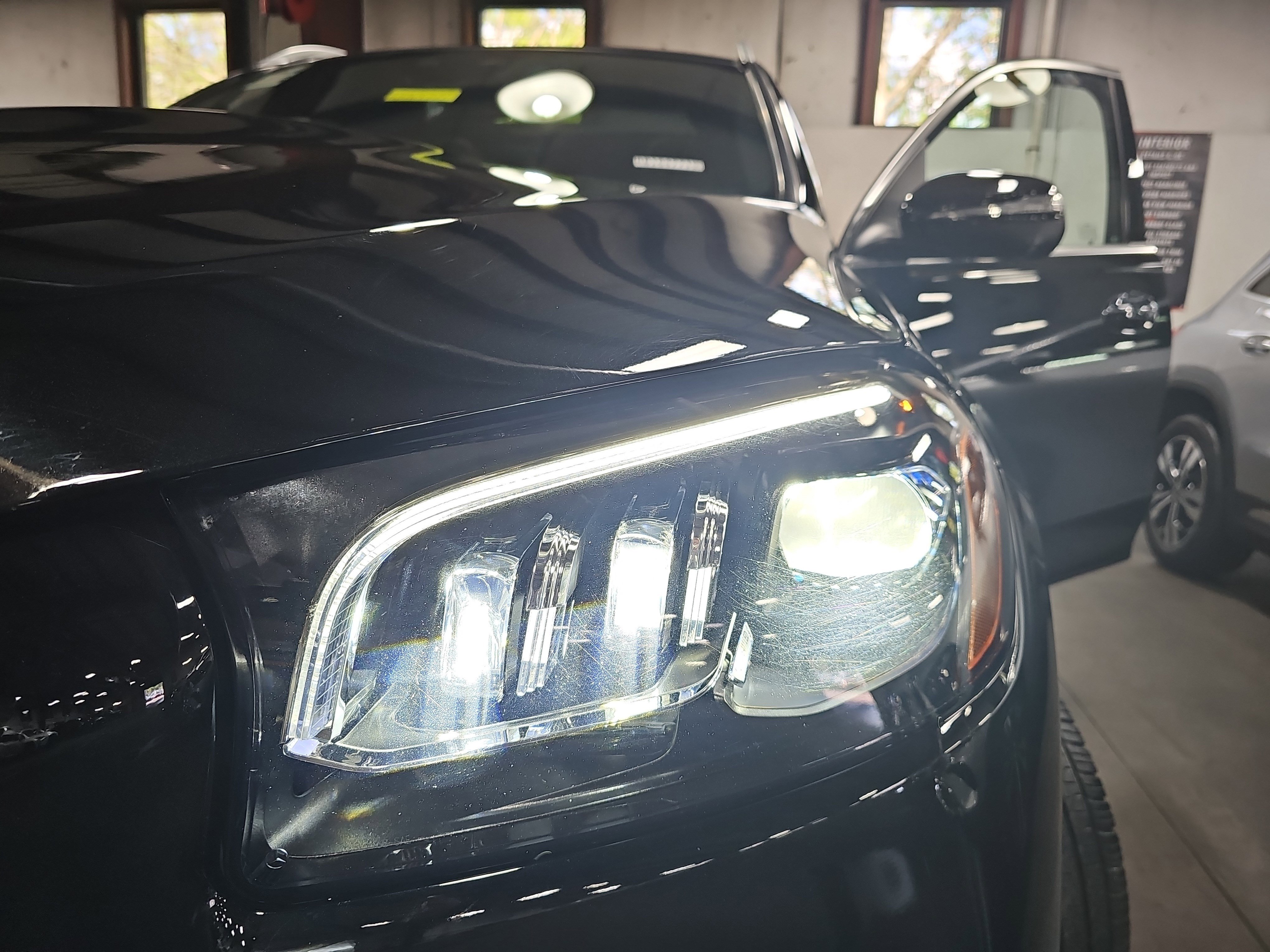 Used 2024 Mercedes-Benz GLS 450 4MATIC image 35