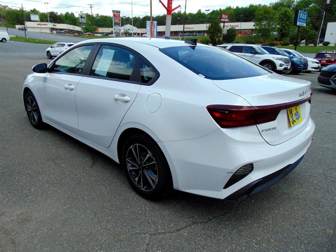 Used 2024 Kia Forte LXS image 7