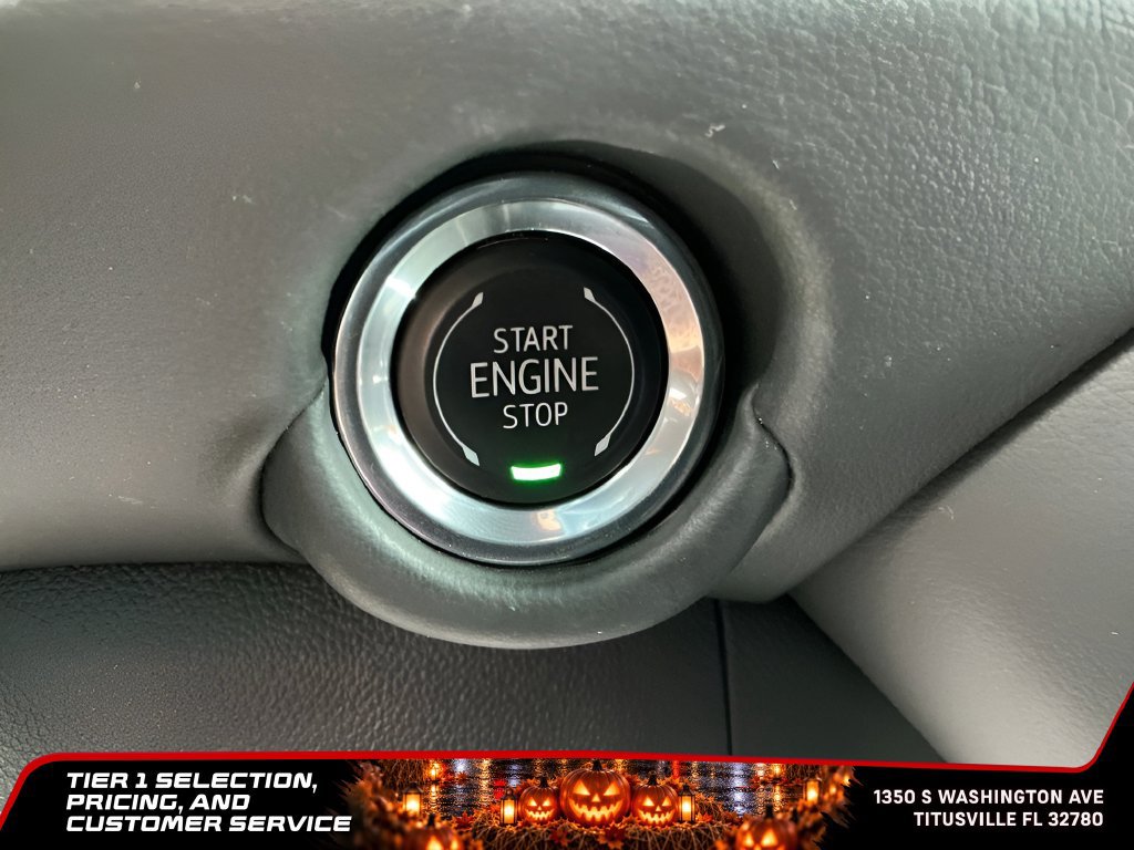 Used 2025 Chevrolet Suburban Premier RWD image 31