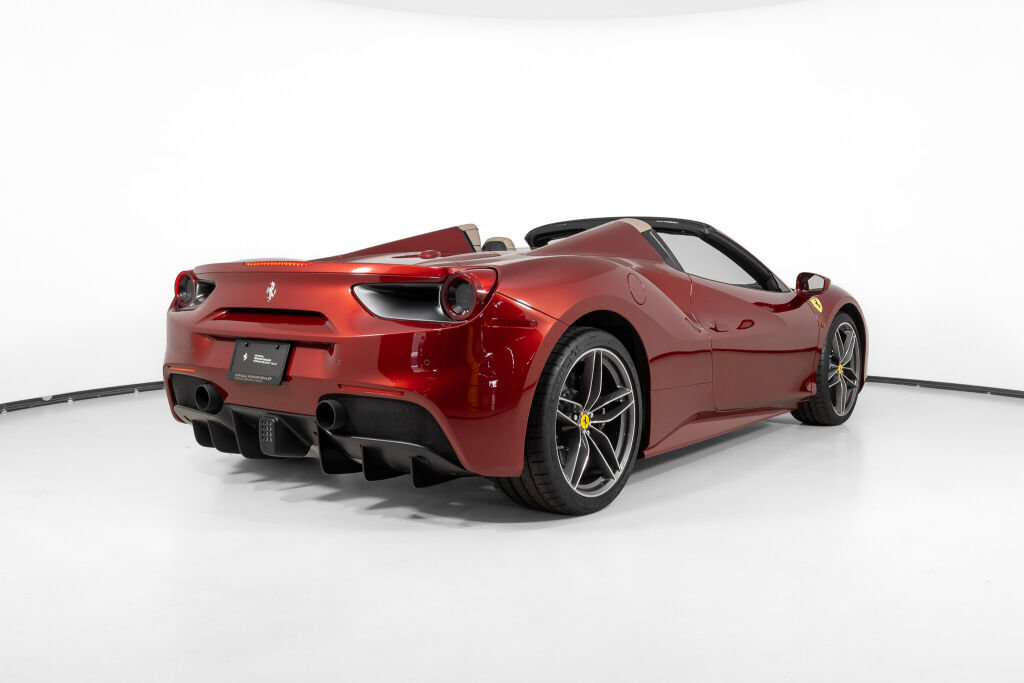Used 2019 Ferrari 488 Spider RWD image 8