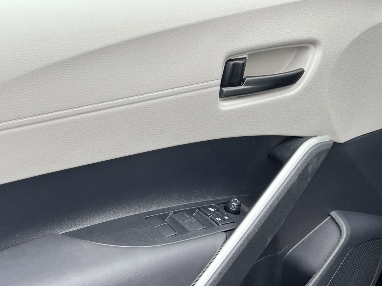 New 2026 Toyota Corolla Cross L image 10