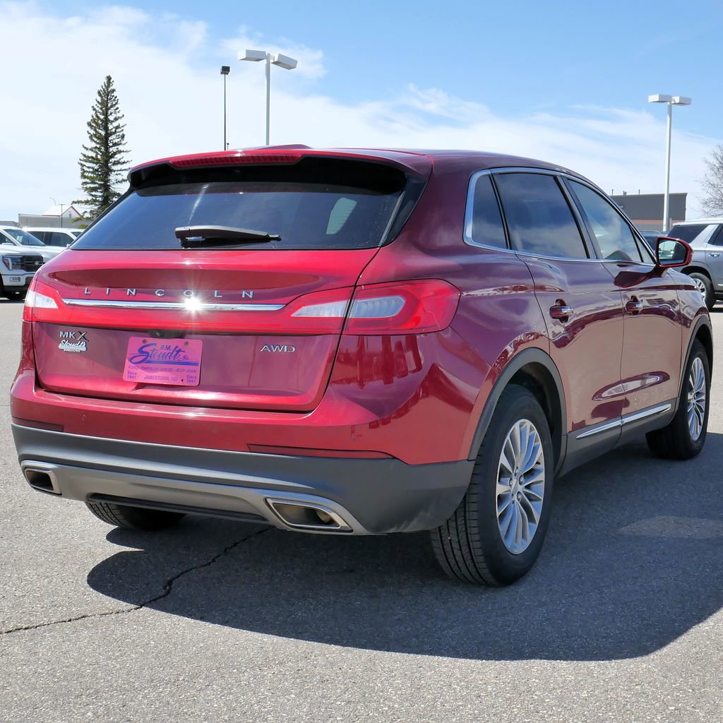 Used 2018 Lincoln MKX Select w/ Select Plus Package AWD/4WD image 11