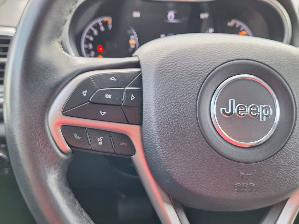 Used 2019 Jeep Grand Cherokee Altitude AWD/4WD image 15