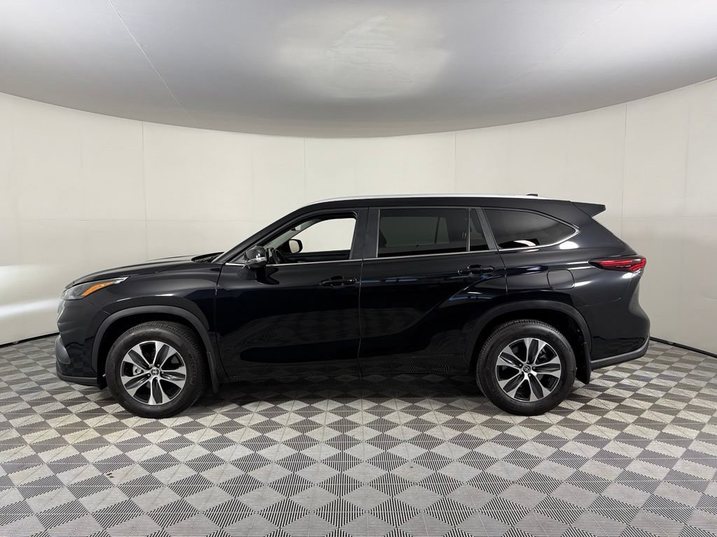 Used 2026 Toyota Highlander XLE AWD/4WD image 9