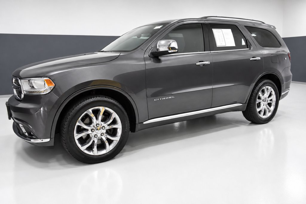 Used 2017 Dodge Durango Citadel w/ Premium Entertainment Group AWD/4WD image 2