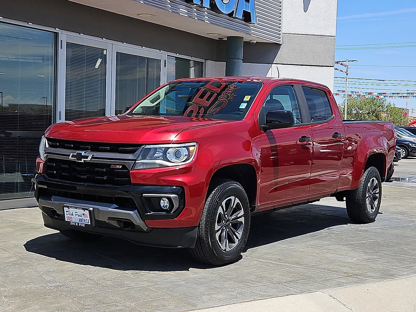 Used 2021 Chevrolet Colorado Z71 AWD/4WD image 2