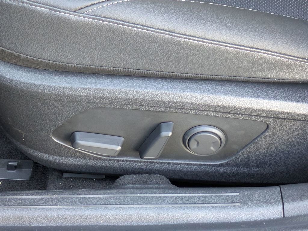 New 2025 Hyundai Sonata Limited image 16