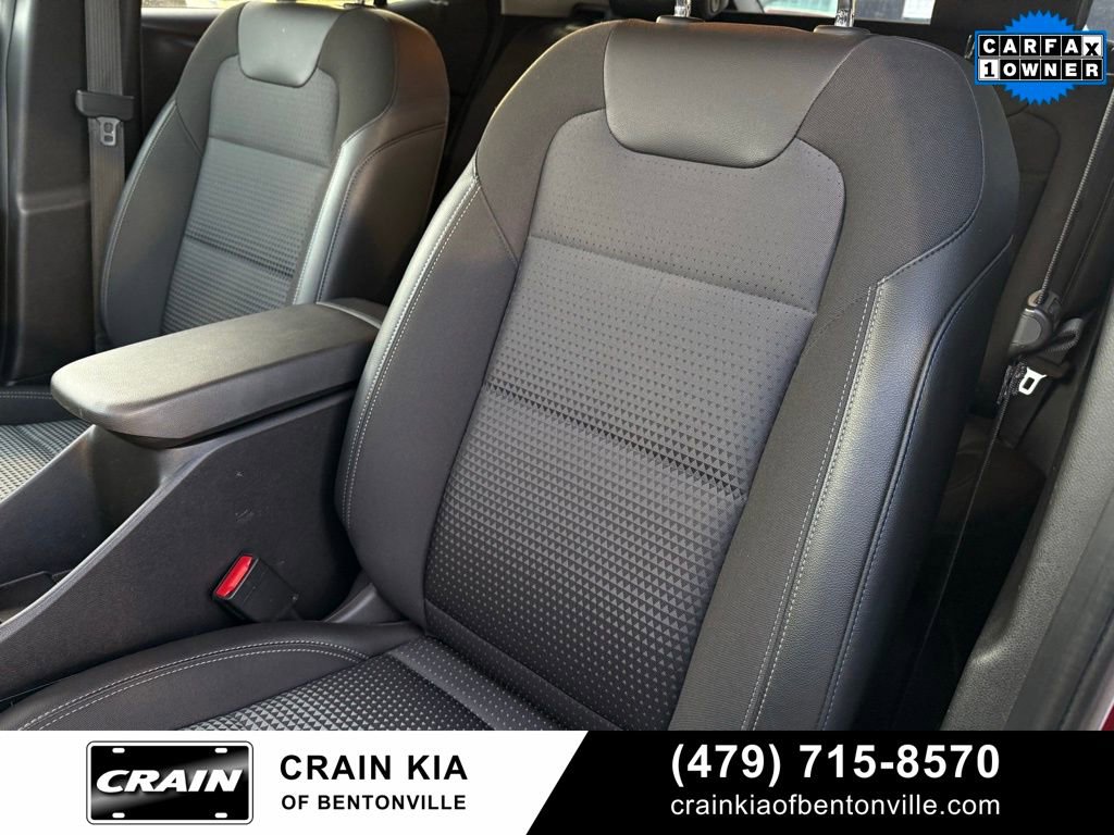 Used 2025 Chevrolet Trax LT w/ LT Convenience Package image 24