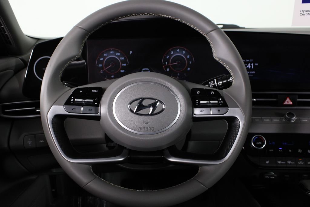 Certified 2023 Hyundai Elantra SEL w/ Convenience Package image 9