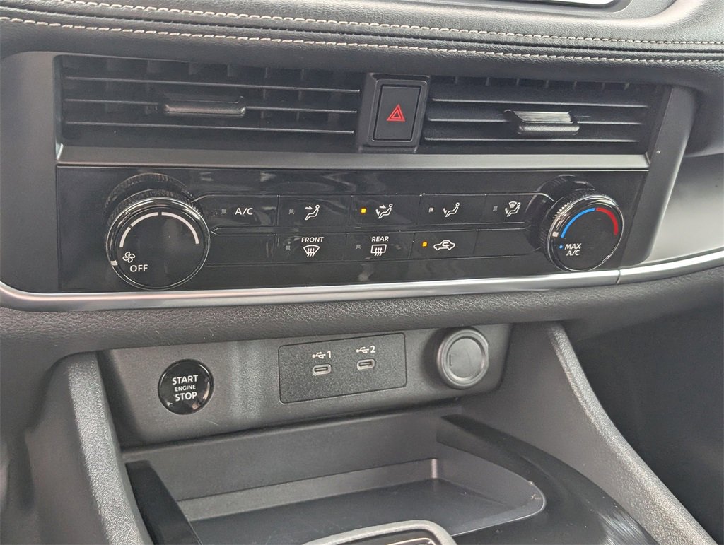 Used 2024 Nissan Rogue S image 16