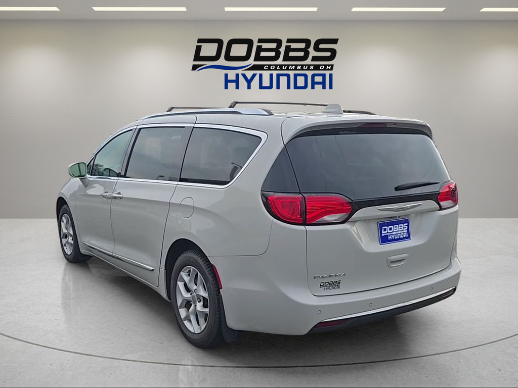Used 2017 Chrysler Pacifica Touring-L Plus w/ Tire & Wheel Group FWD image 3