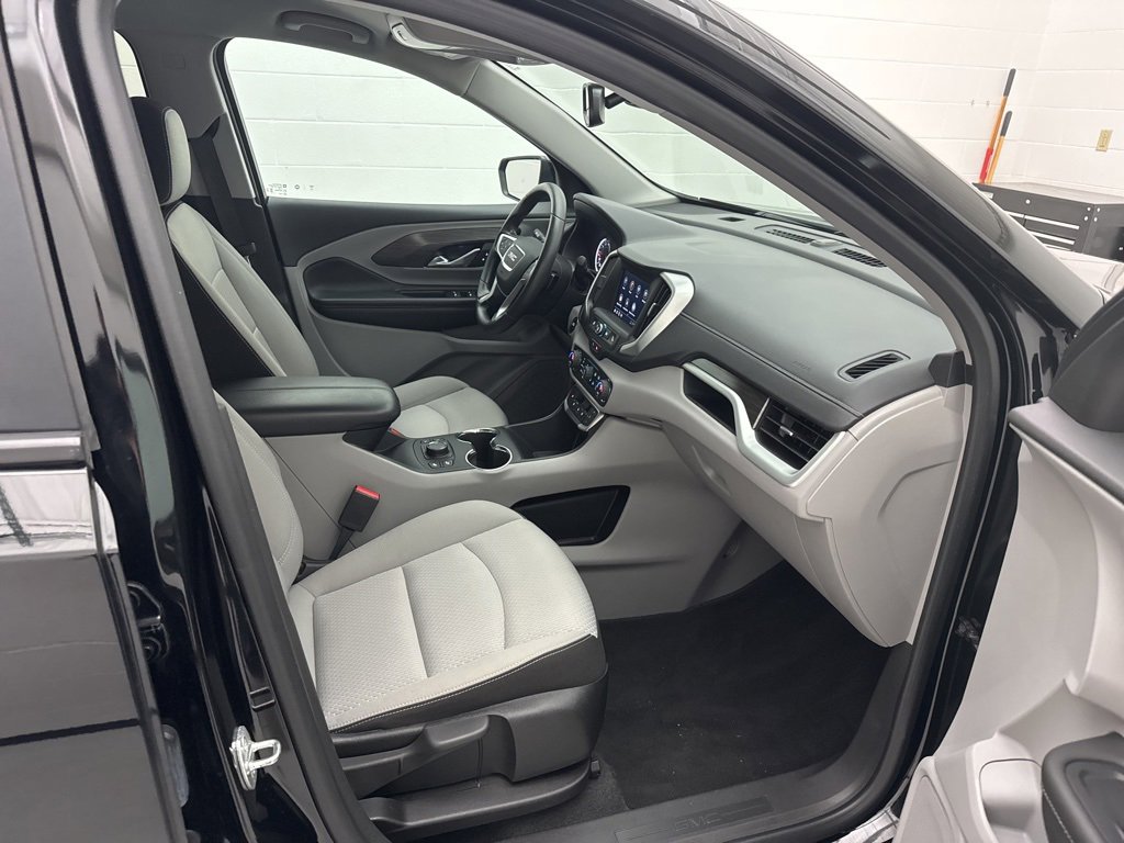 Used 2023 GMC Terrain SLE w/ Driver Convenience Package image 40