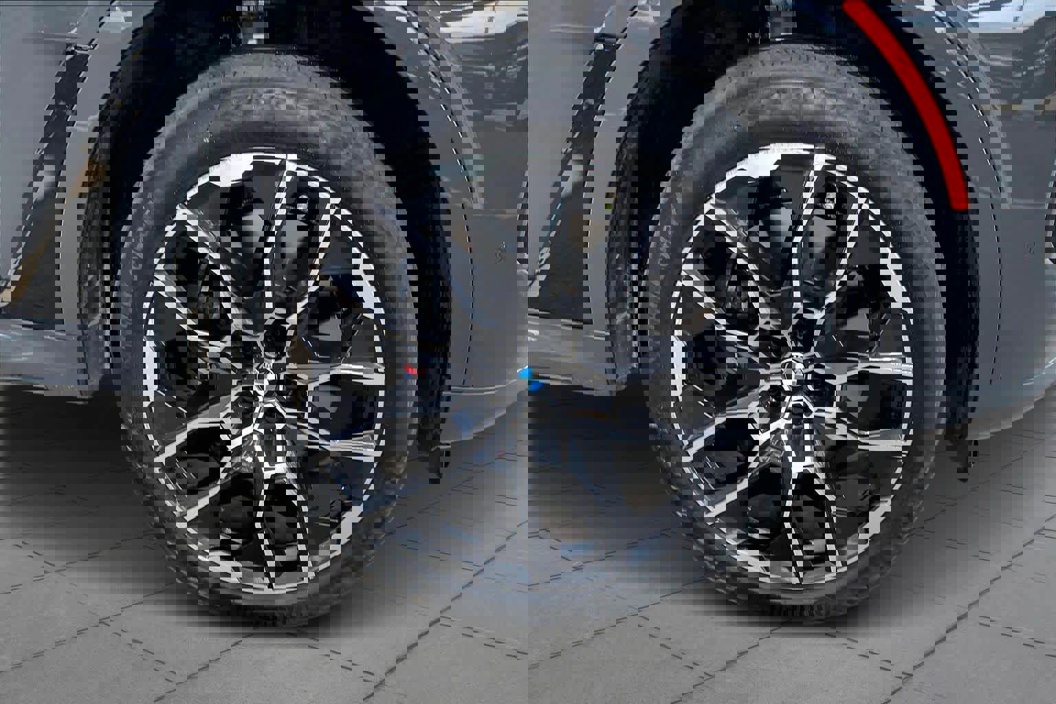 Used 2024 BMW X7 xDrive40i w/ M Sport Package image 11