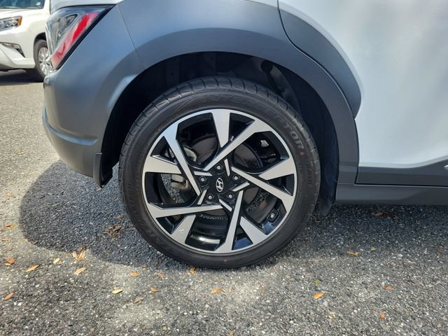 Used 2022 Hyundai Kona Limited AWD/4WD image 6