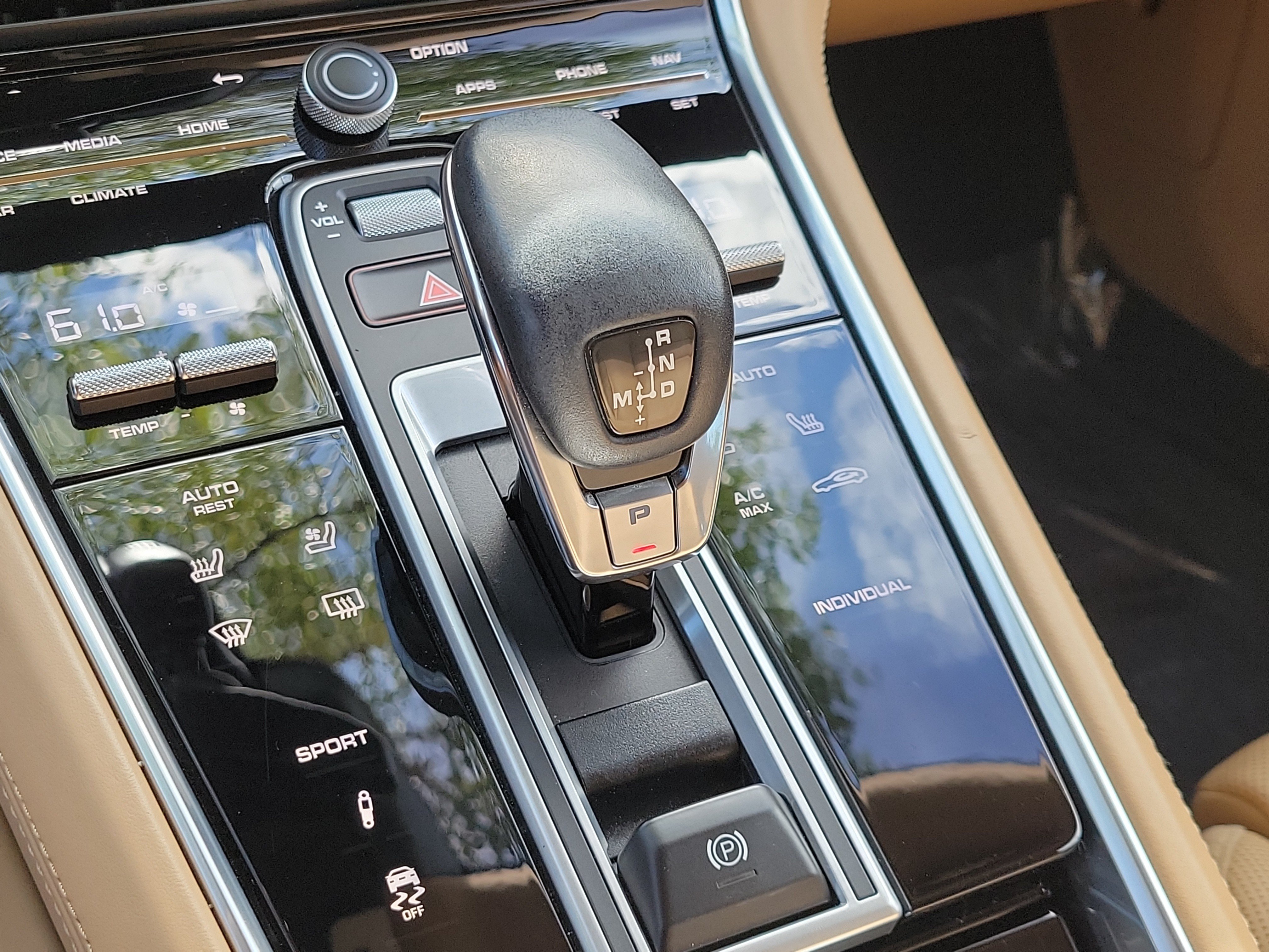 Used 2023 Porsche Panamera 4 AWD/4WD image 28