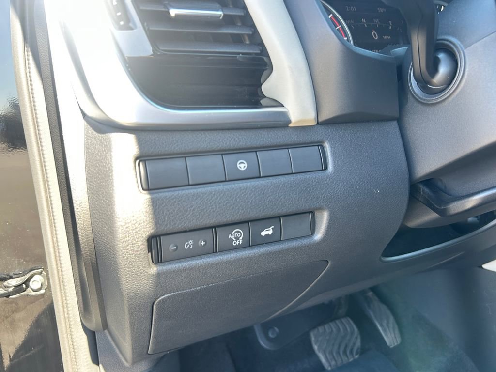 Used 2023 Nissan Rogue SL w/ SL Premium Package image 21