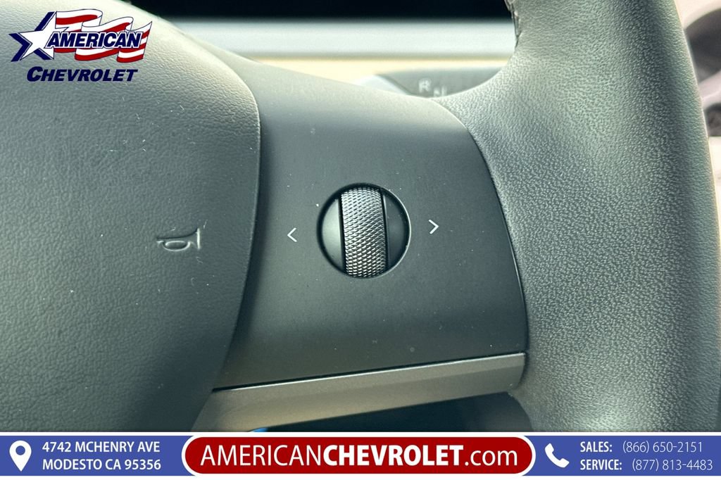 Used 2025 Tesla Model Y Long Range RWD image 33