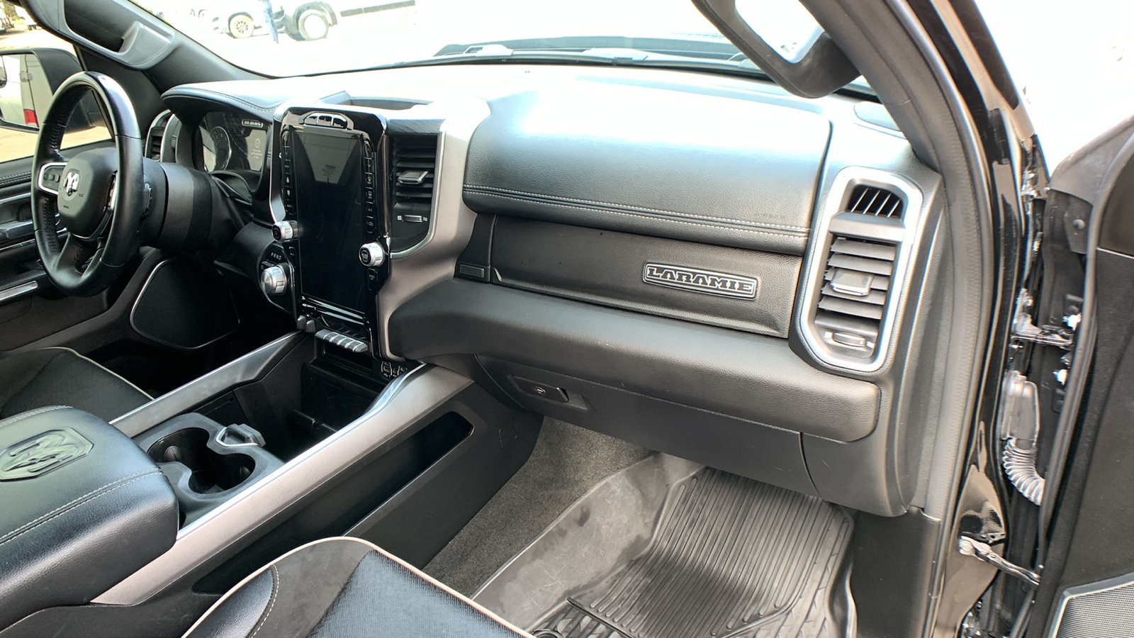 Used 2023 RAM 1500 Laramie AWD/4WD image 33