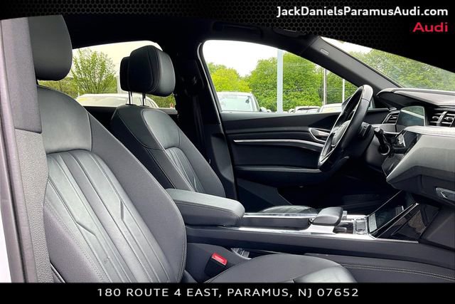 Used 2023 Audi e-tron Premium w/ Convenience Plus Package AWD/4WD image 7