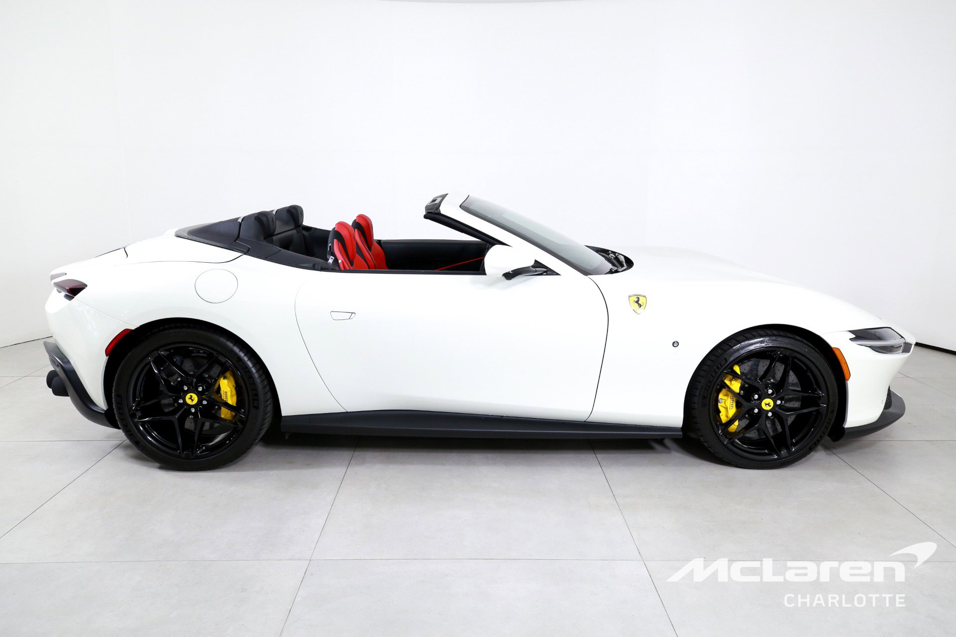 Used 2024 Ferrari Roma Spider image 10