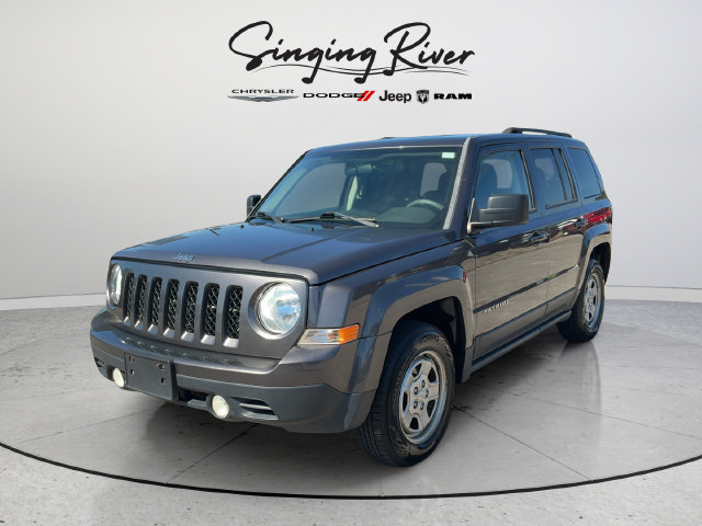 Used 2015 Jeep Patriot Sport w/ Power Value Group FWD image 3