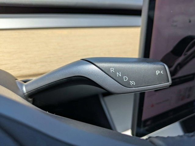 Used 2018 Tesla Model 3 Long Range RWD image 18