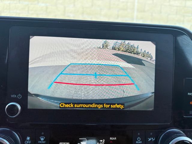 Used 2023 Toyota Highlander XLE image 11