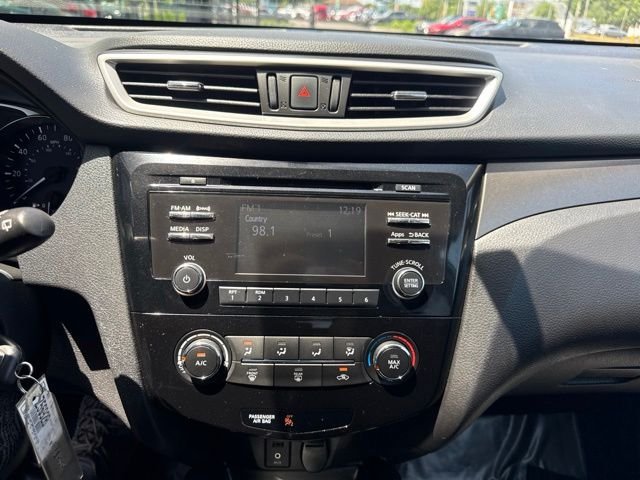 Used 2016 Nissan Rogue S w/ Appearance Package FWD image 15