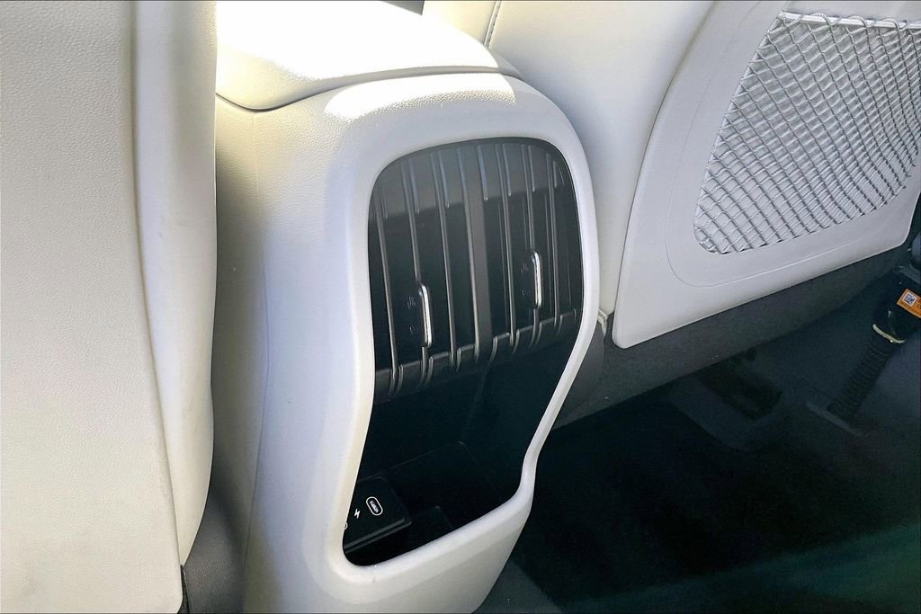 Used 2024 Hyundai Kona Limited image 33