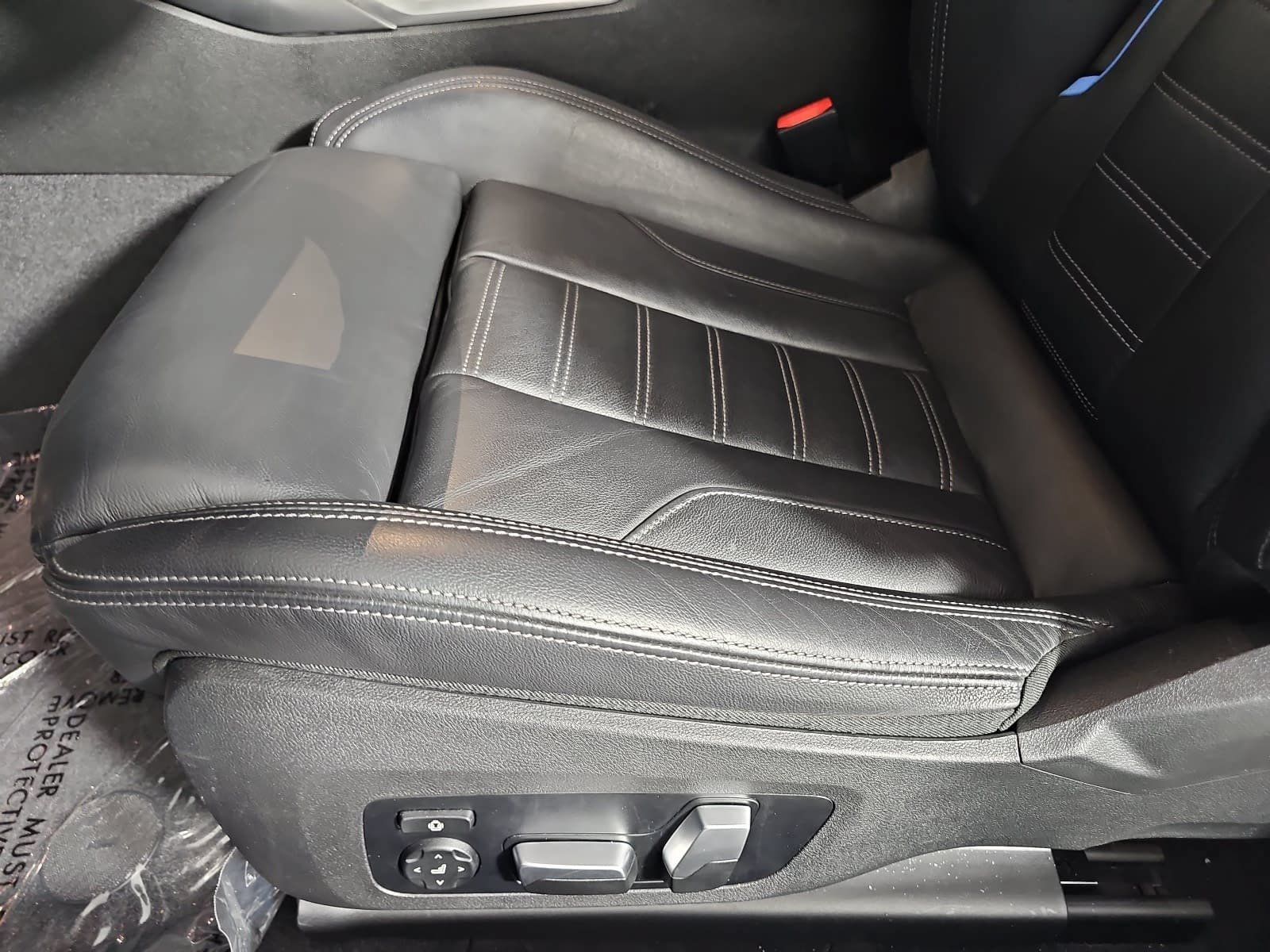 Used 2023 BMW M2 w/ Lighting Package RWD image 26