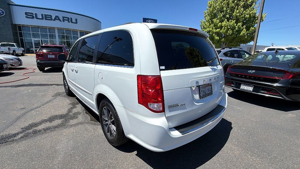 Used 2017 Dodge Grand Caravan SXT FWD image 6