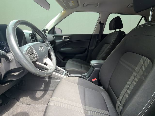 Used 2021 Hyundai Venue SEL FWD image 11