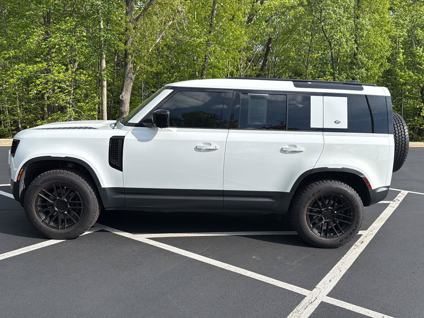 Used 2020 Land Rover Defender 110 S AWD/4WD image 2