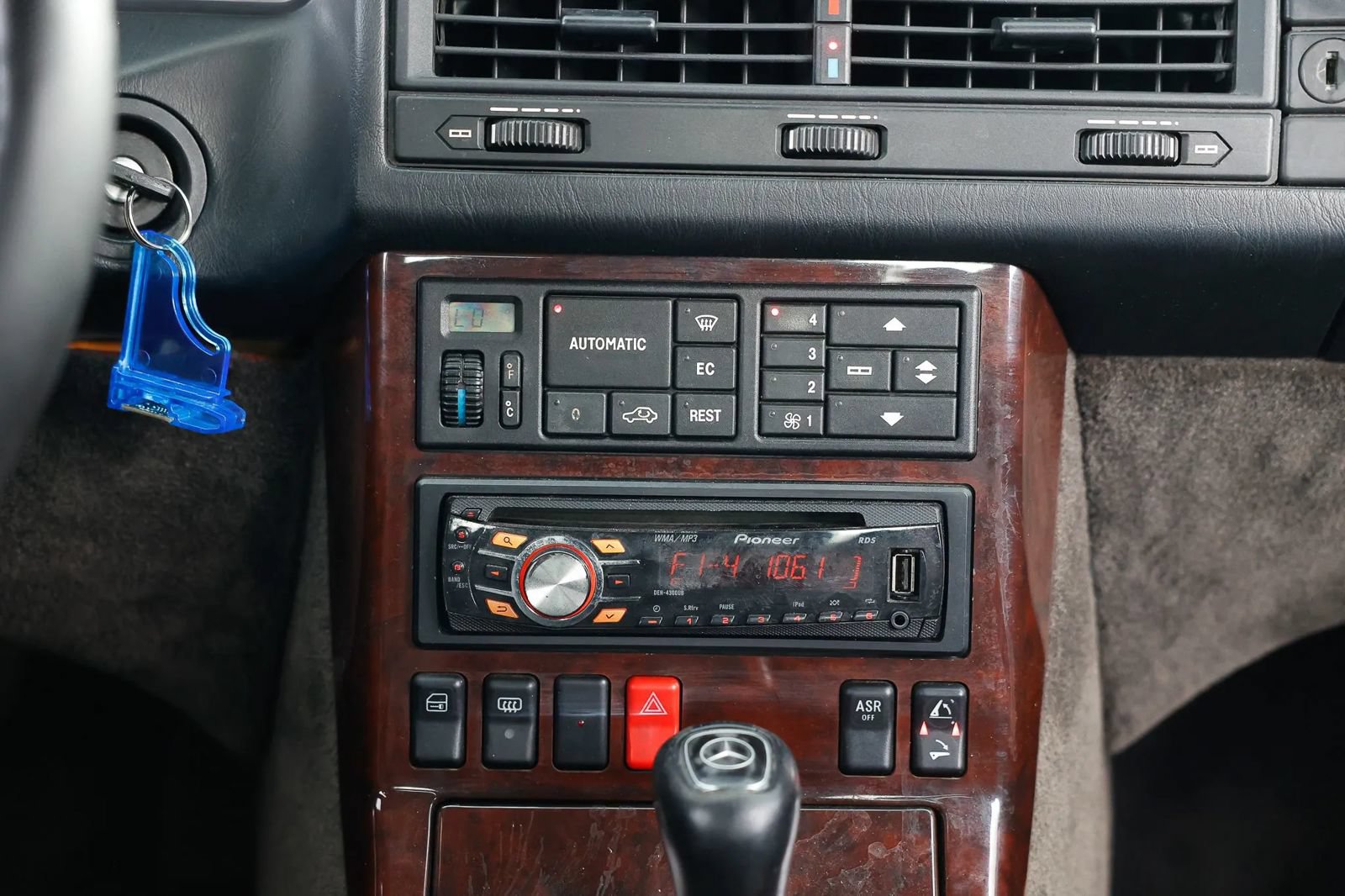 Used 1996 Mercedes-Benz SL 500 image 25