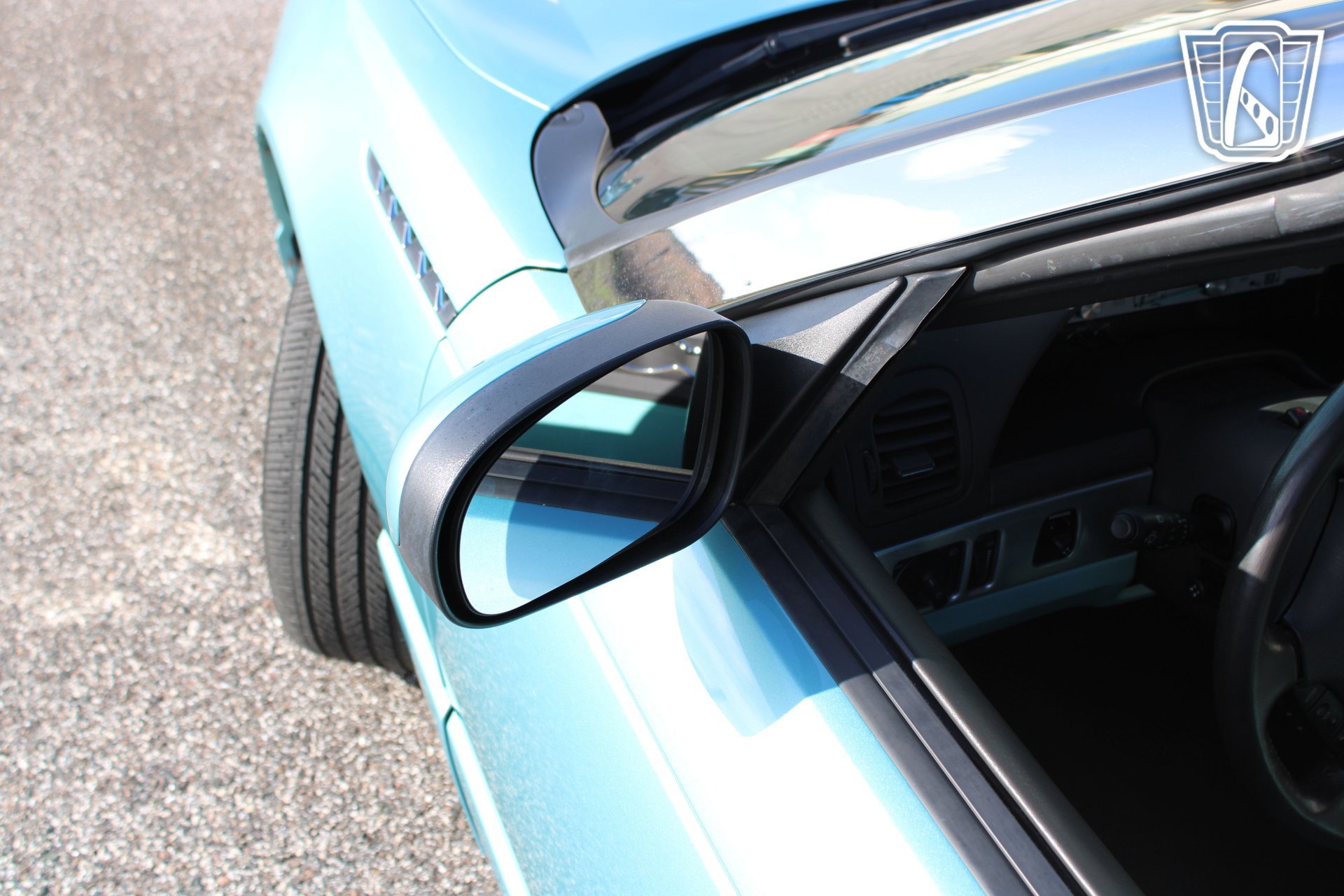 Used 2002 Ford Thunderbird image 24