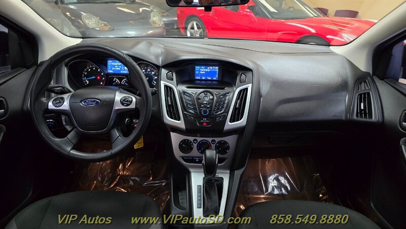 Used 2014 Ford Focus SE FWD image 19