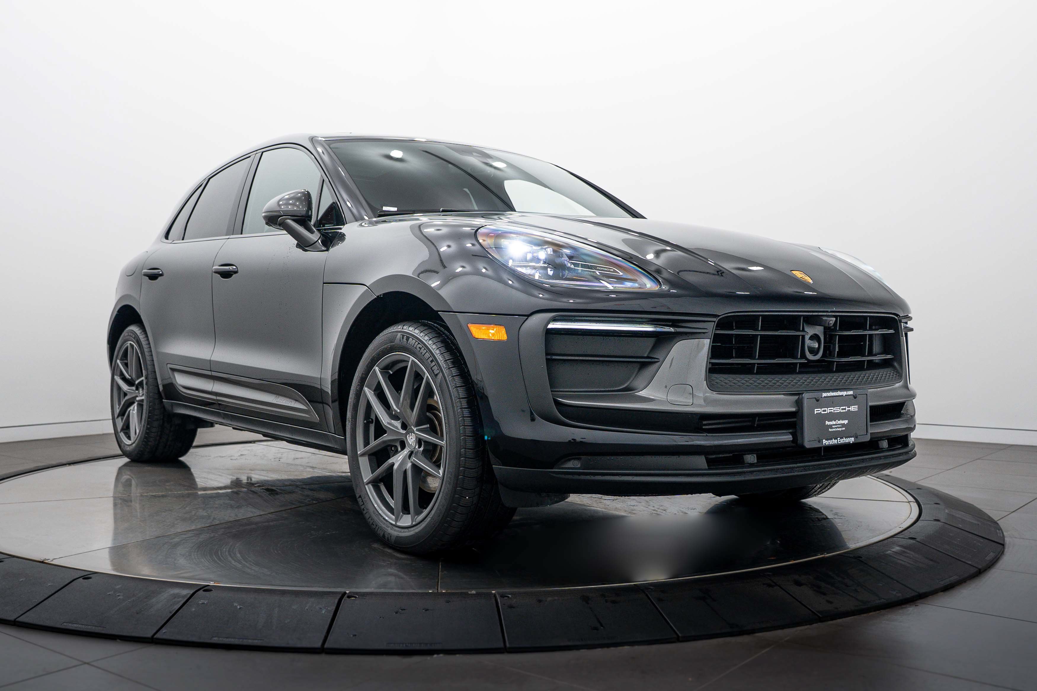 Certified 2026 Porsche Macan Turbo AWD/4WD image 9