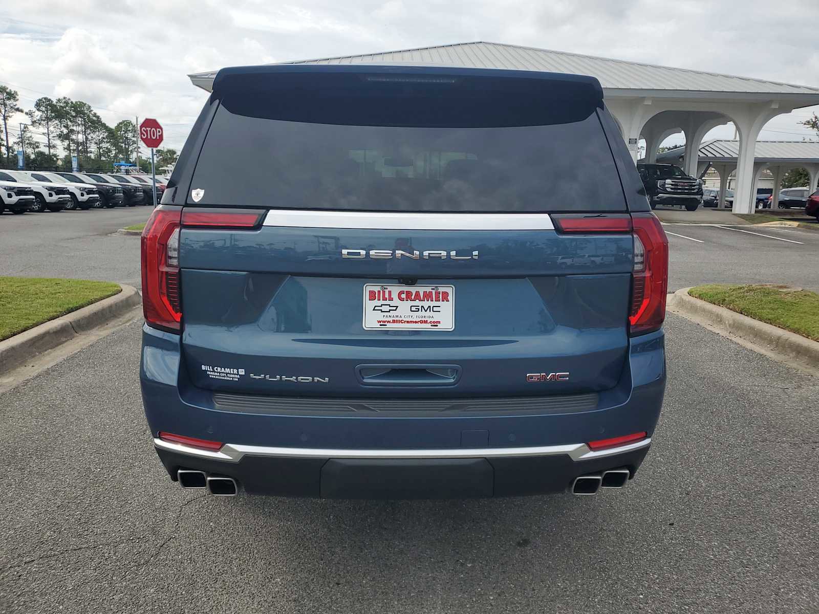 New 2025 GMC Yukon XL Denali w/ LPO, Illumination Package image 4