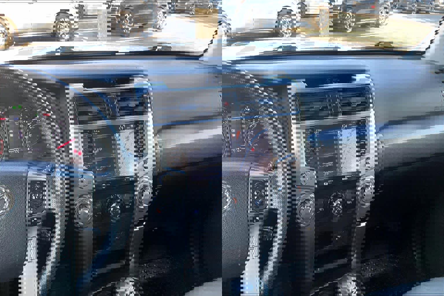 Used 2020 Toyota 4Runner SR5 Premium image 9