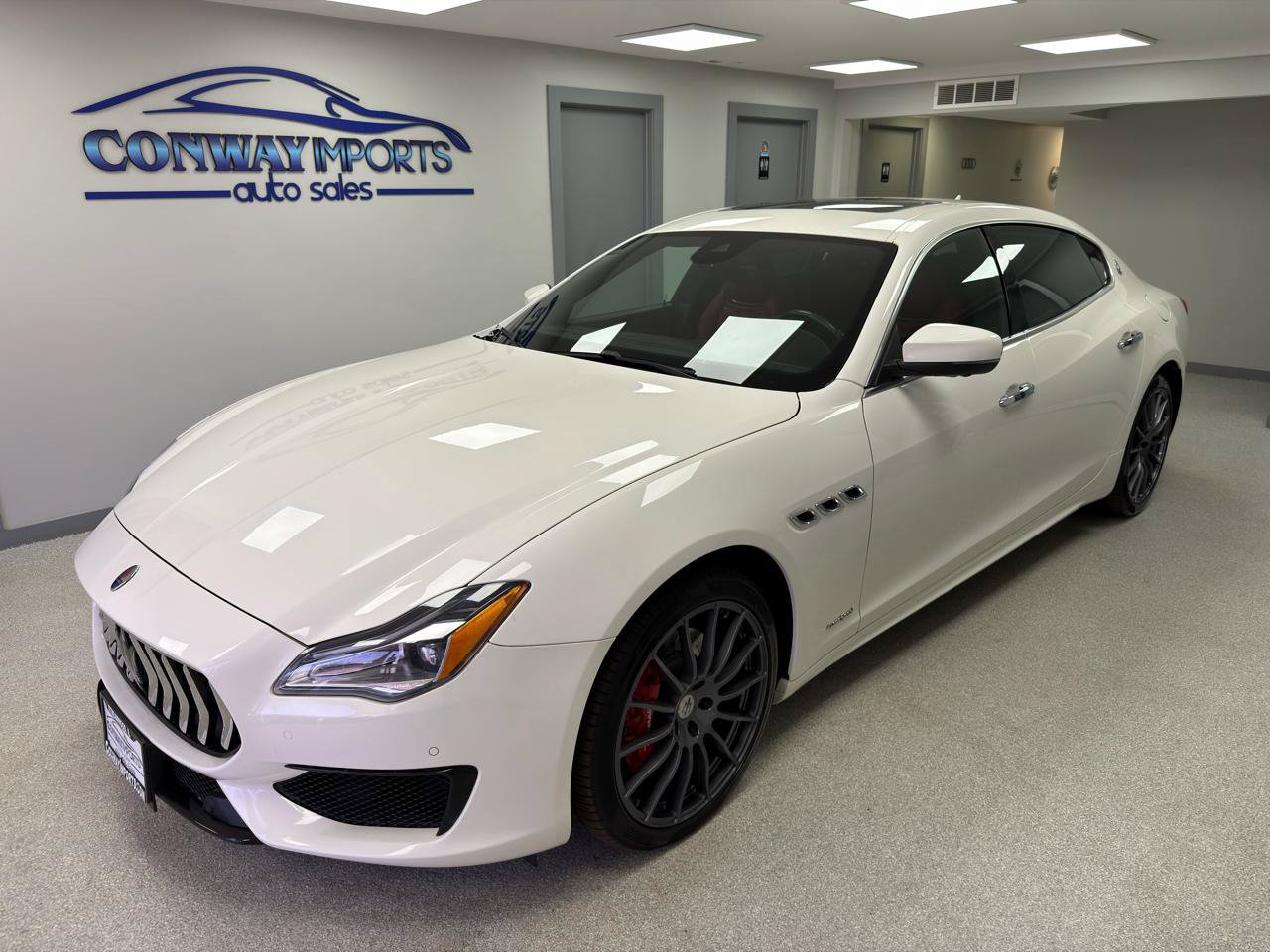 Used 2018 Maserati Quattroporte S GranSport Q4 AWD/4WD image 2