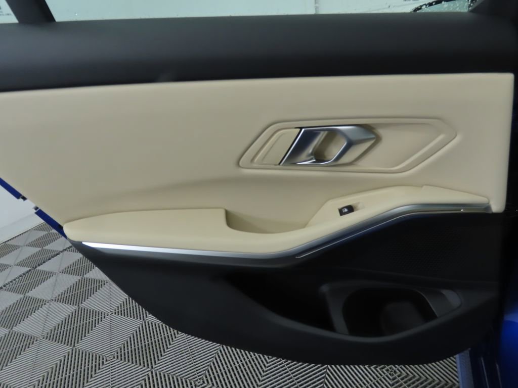 New 2026 BMW 330i Sedan w/ M Sport Package image 27