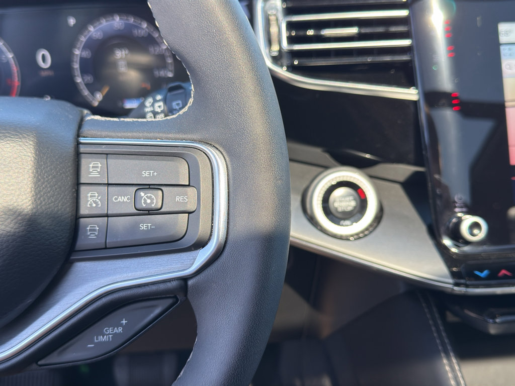 Used 2024 Jeep Wagoneer Series II w/ Convenience Group I image 39