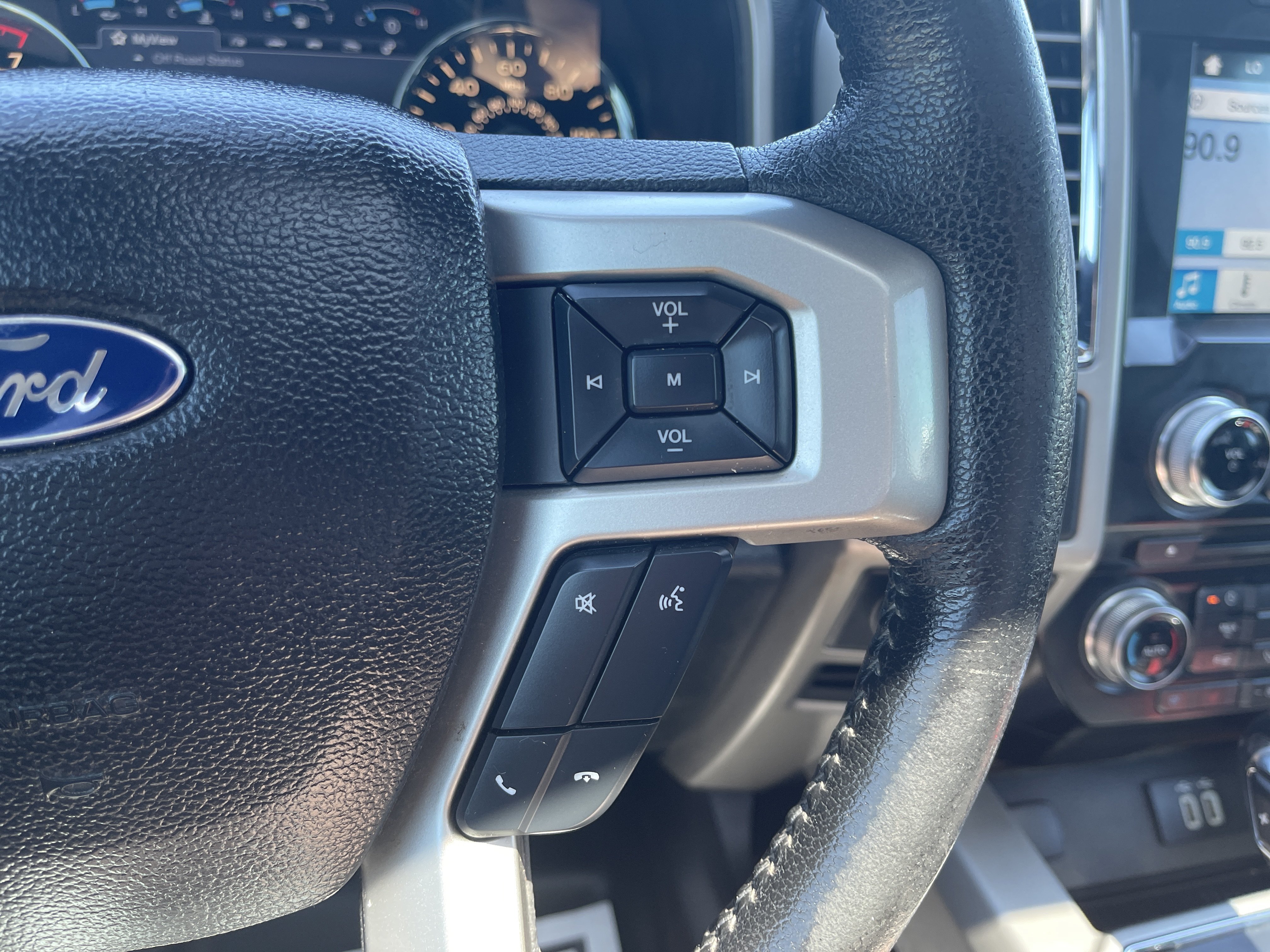 Used 2016 Ford F150 Lariat w/ Equipment Group 502A Luxury RWD image 19