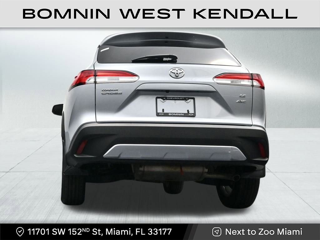 Used 2024 Toyota Corolla Cross LE image 24