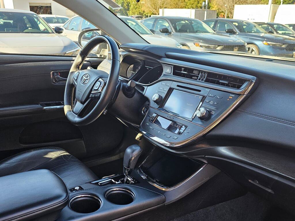 Used 2017 Toyota Avalon XLE w/ Carpet Mat Package FWD image 10