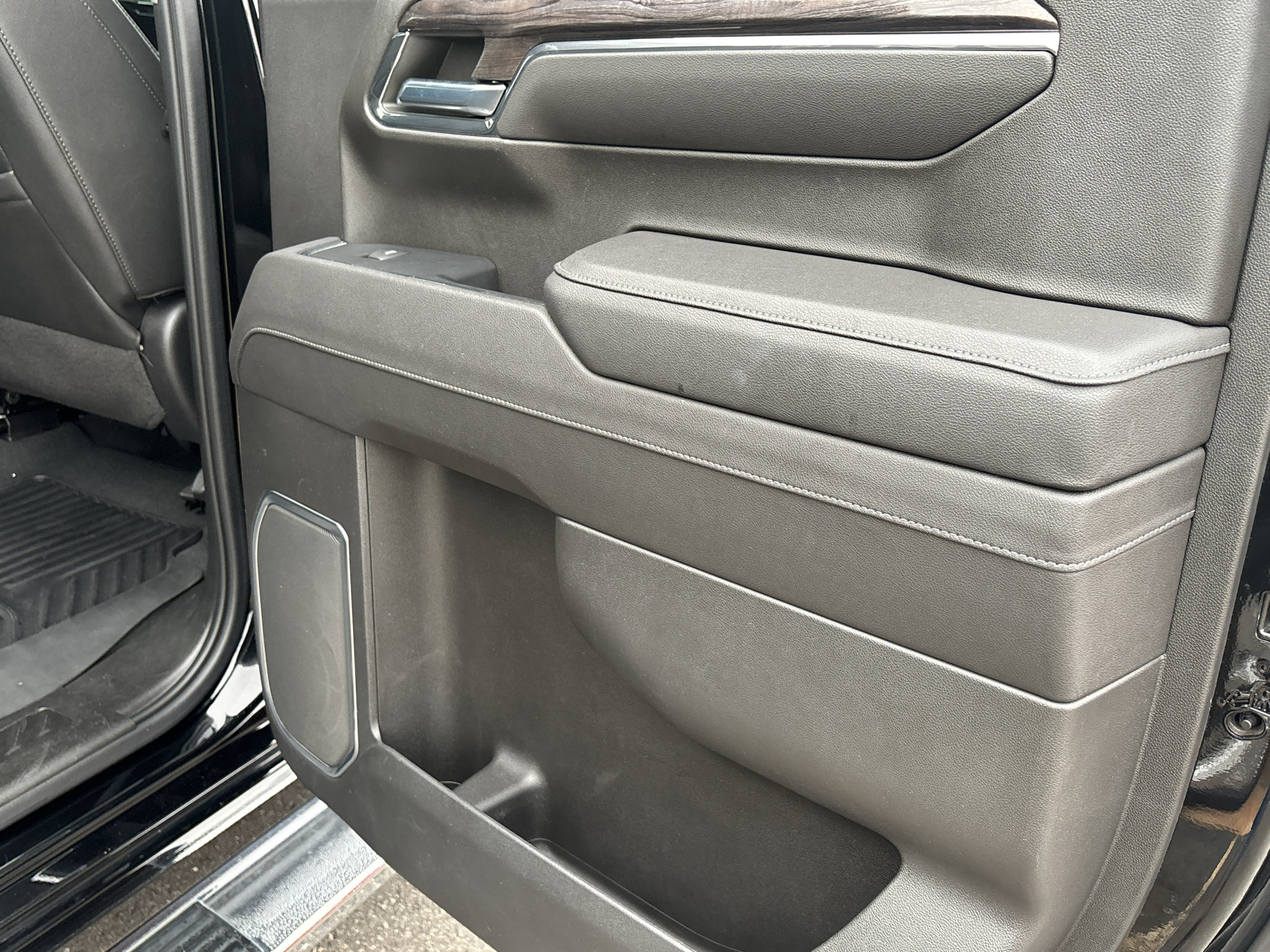 Used 2023 Chevrolet Silverado 1500 LTZ AWD/4WD image 21