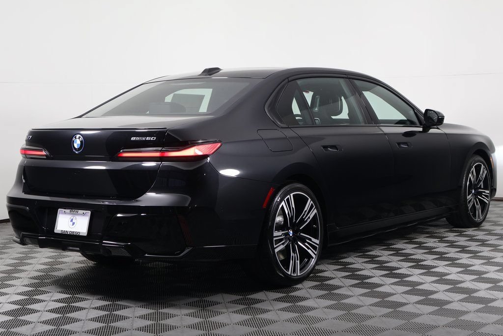 New 2026 BMW i7 eDrive50 w/ M Sport Package RWD image 2