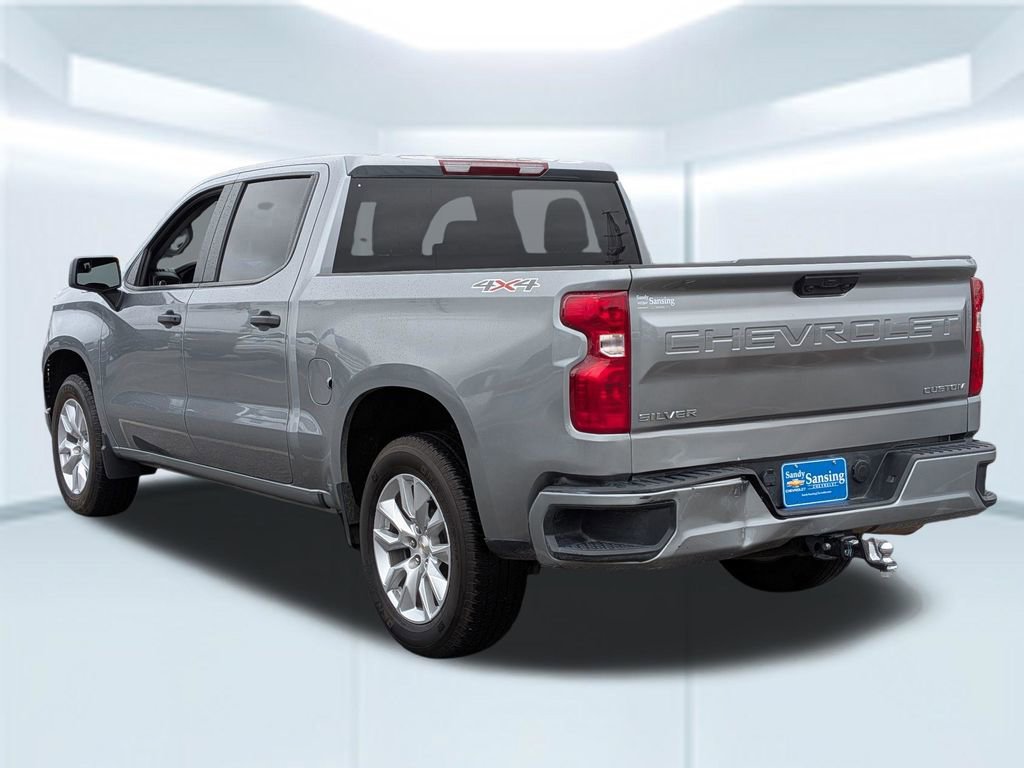 Used 2025 Chevrolet Silverado 1500 Custom image 4