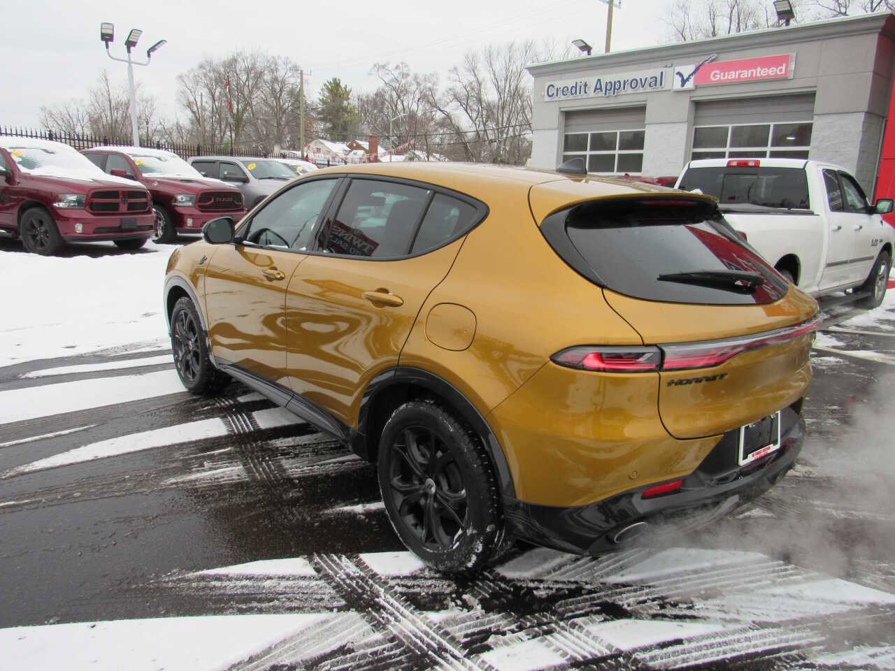 Used 2024 Dodge Hornet R/T w/ R/T Blacktop Package image 7